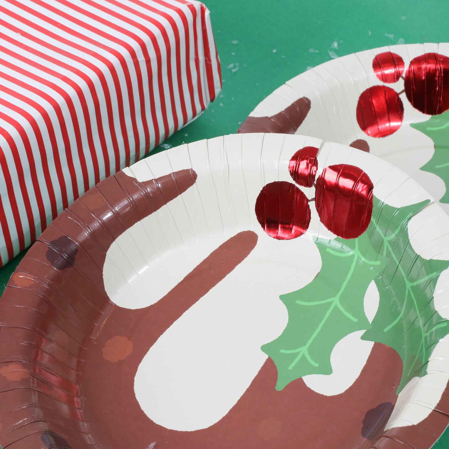 Christmas Pudding 7.5 Inch Paper Bowls Pack of 10