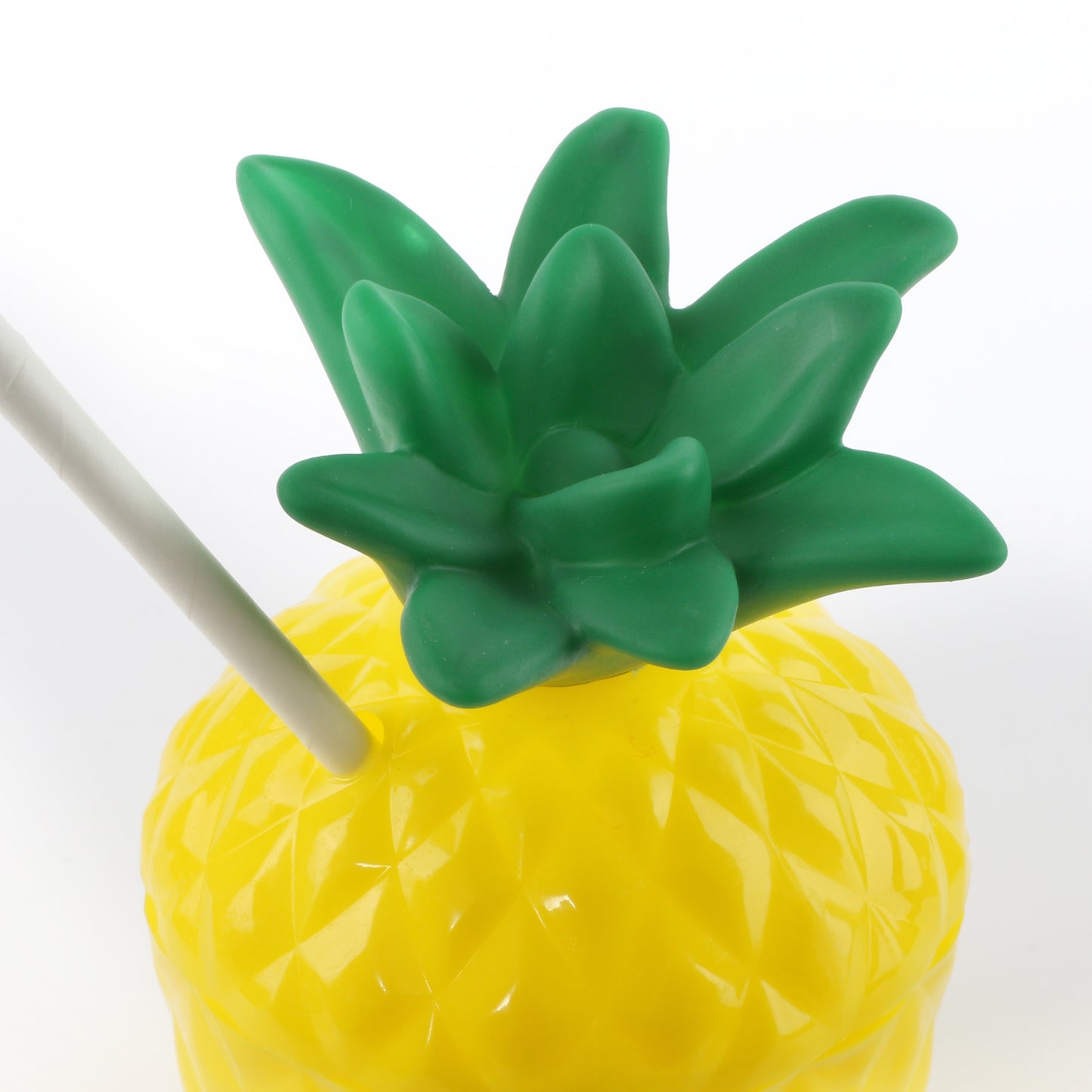 PINEAPPLE CUP AND PAPER STRAW