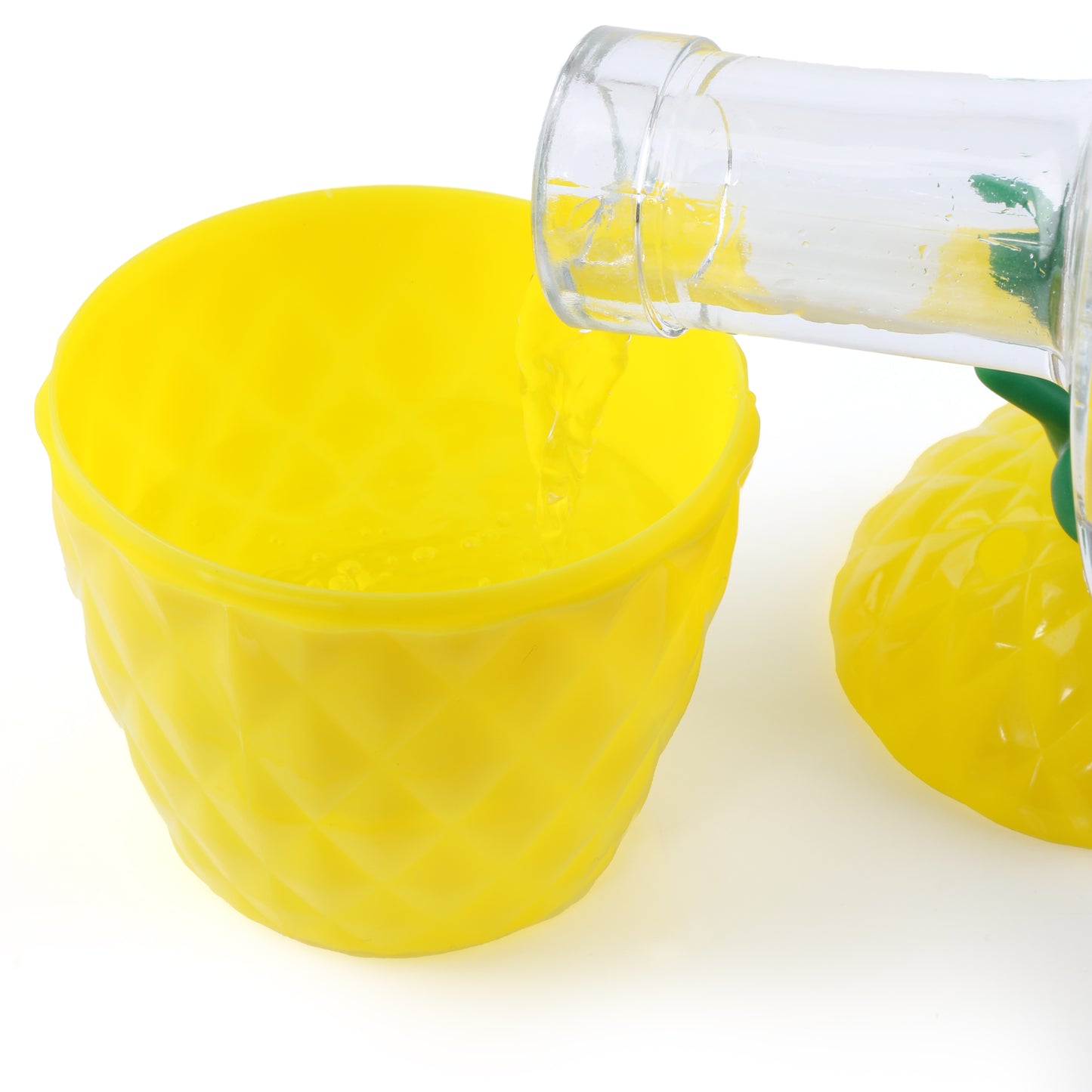 PINEAPPLE CUP AND PAPER STRAW
