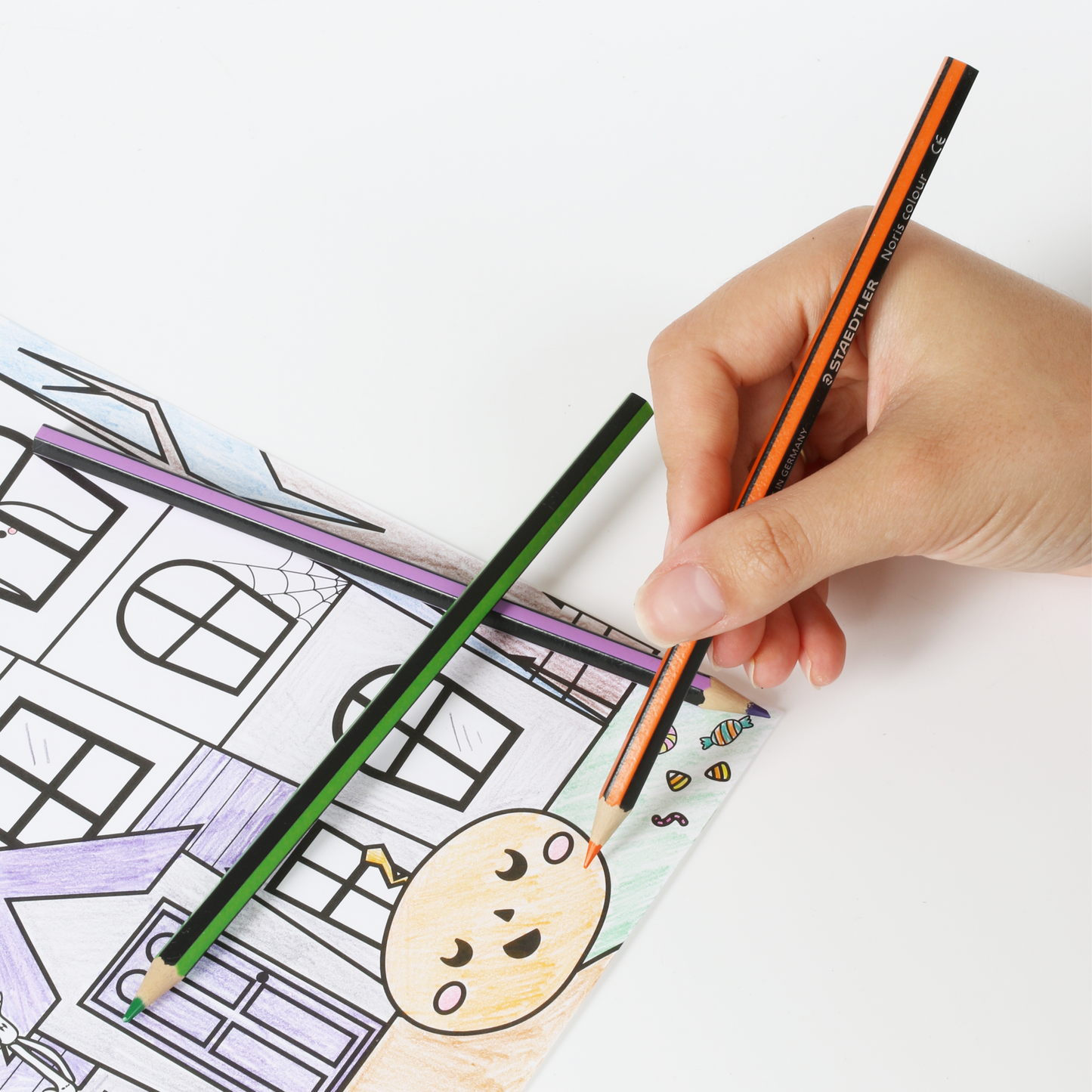 A4 HALLOWEEN COLOURING POSTERS PACK OF 2