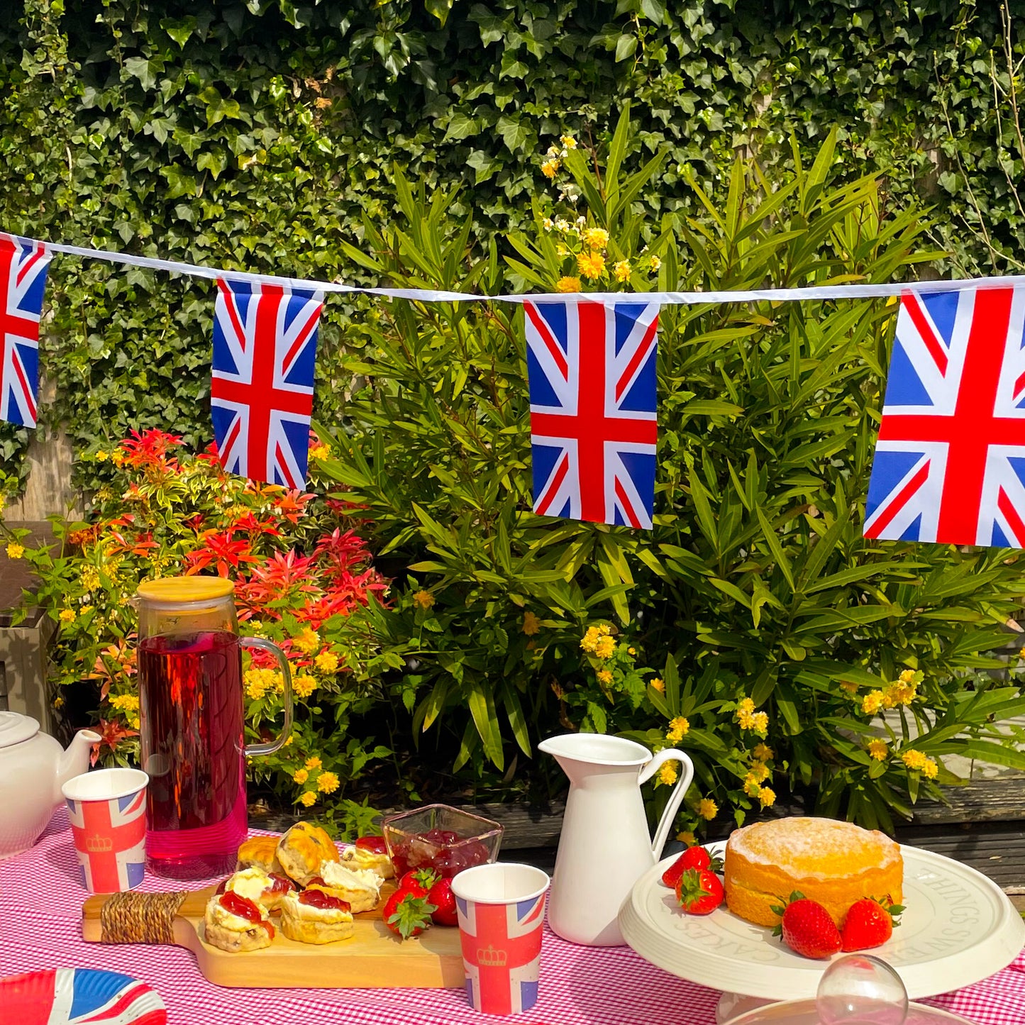 Union Jack 10 Metre Bunting with 24 Flags